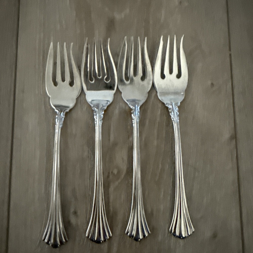Set of 5 Reed & Barton Stainless 1800 Salad Forks